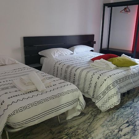 Holiday Max Рим Екстериор снимка